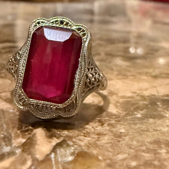 Antique 14kt lace filigree white gold Ring with a synthetic ruby - Picture 12 of 16